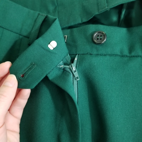 Vintage Burberry 80s Green High Waisted Pleated Shorts - Picture 7 of 13